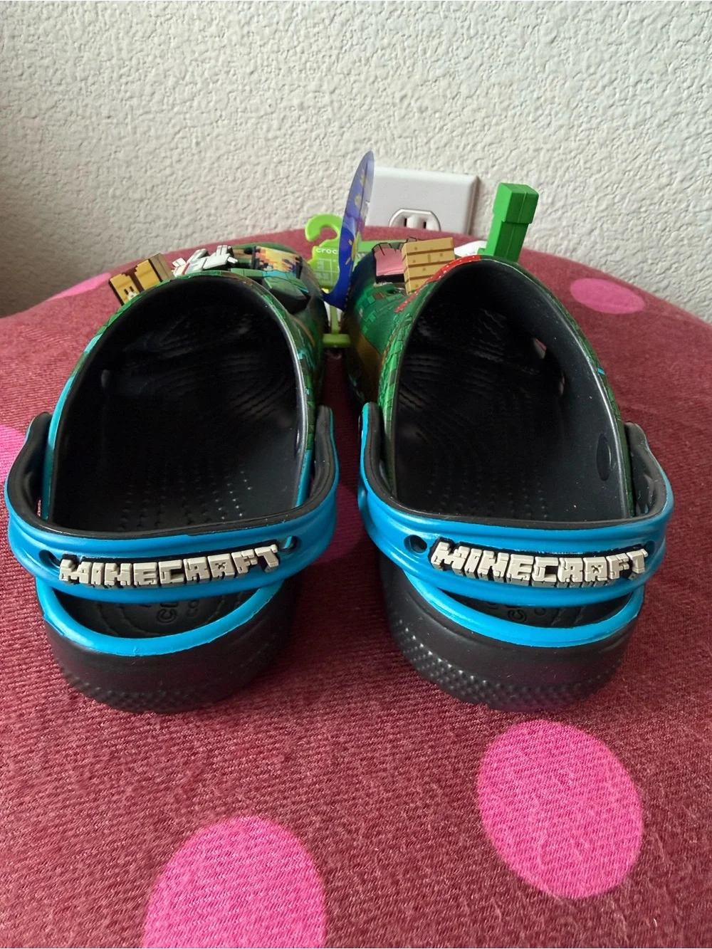 Crocs Minecraft Classic Clogs Kids C12 Green Black NWT